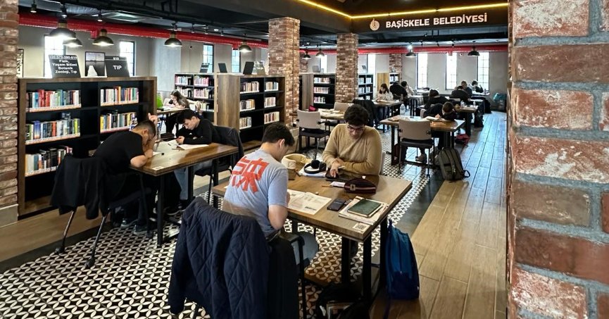 Kitaphane, okurların cazibe merkezi oldu  