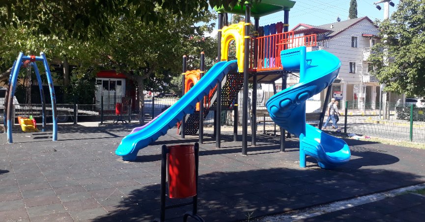 Çocuk parkına bakım yapılmalı