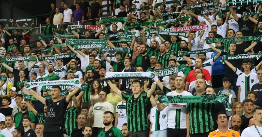 8500 taraftar izledi