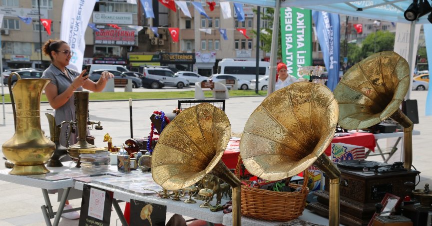 Kocaeli’de antika ve nostalji rüzgarı esti