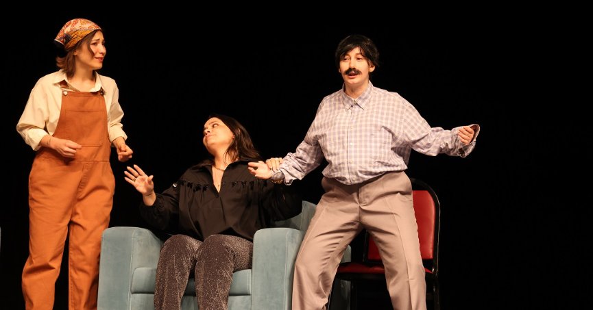 KO-MEK kursiyerlerine sahnede tam not