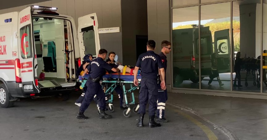 Jandarma, meslektaşı tarafından kazara vuruldu