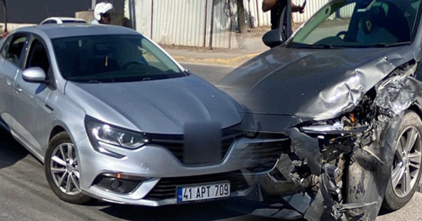 İki otomobil çarpıştı: 1 yaralı
