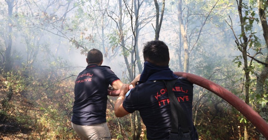 Ekipler, Karamürsel yangını için seferber oldu