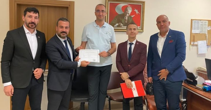 Başkan Akpınar, mazbatasını aldı