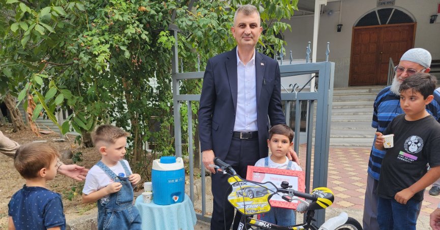 Sezer koca yürekli Asaf’ı tebrik etti