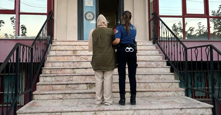 1 günde 3 evden hırsızlık yapan kadın tutuklandı