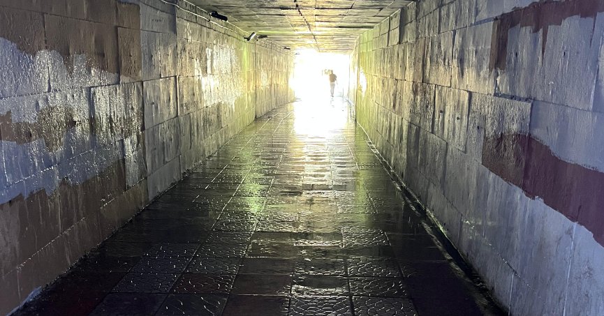 Gölcük’teki altgeçitlerde yıkama çalışması yapıldı