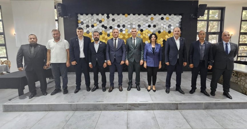 Sezer’den parti ilçe başkanları ile istişare