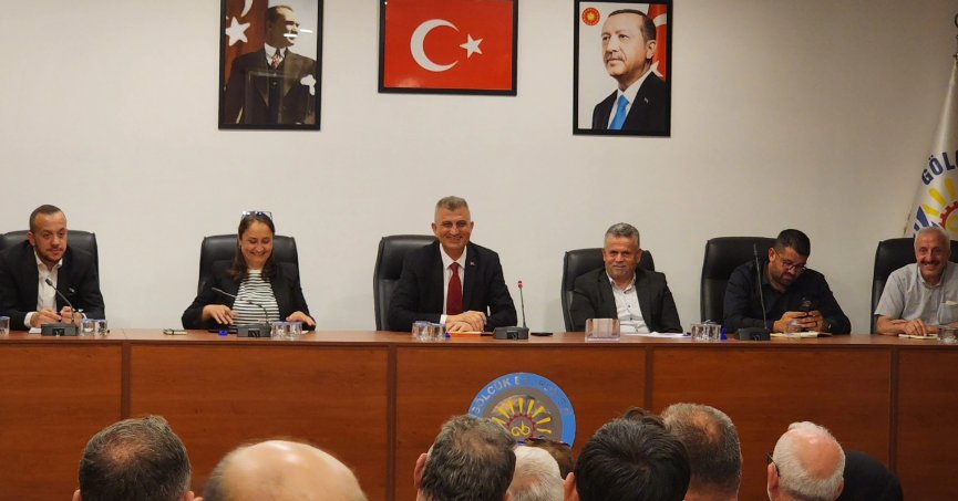 Sezer, muhtarların taleplerini dinledi