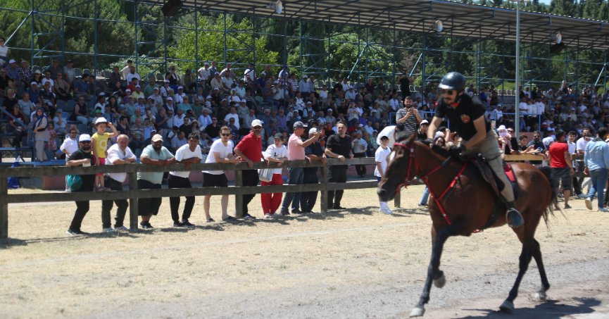 Rahvan at yarışlarında sıra Gölcük koşusunda