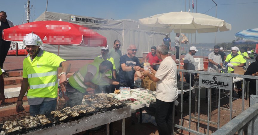 Festivalde 8 bin balık-ekmek ikramı