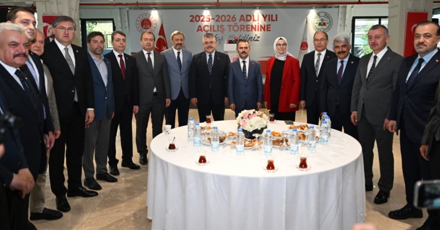 Yeni adli yıl törenle başladı