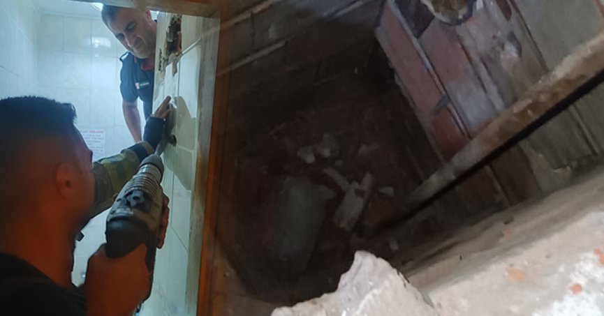 Havalandırma boşluğuna düşen kişi kurtarıldı