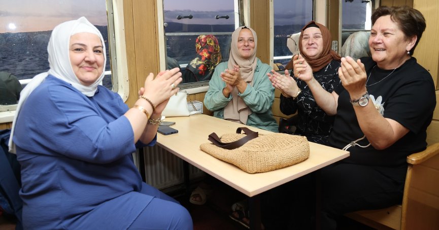 Bir yılın yorgunluğunu mehtap turu ile attılar