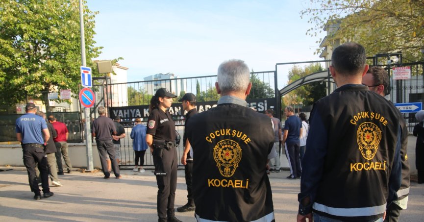 Polis ekiplerinden okul çevrelerinde denetim   