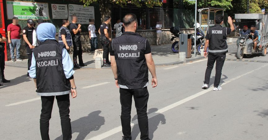 Okul çevrelerine narkotik ablukası