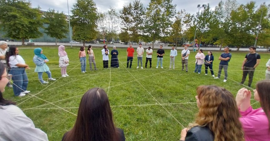 Soydaş gençlere  kamp ve eğitim