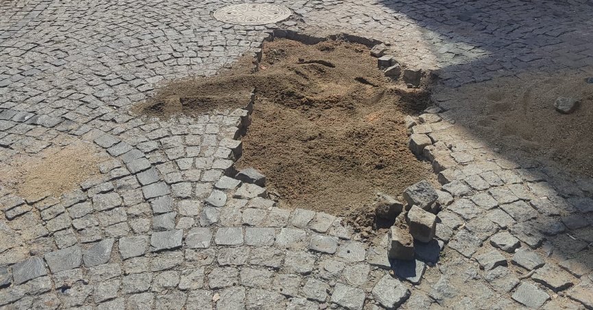 Üstyapıda çalışmalar sürüyor