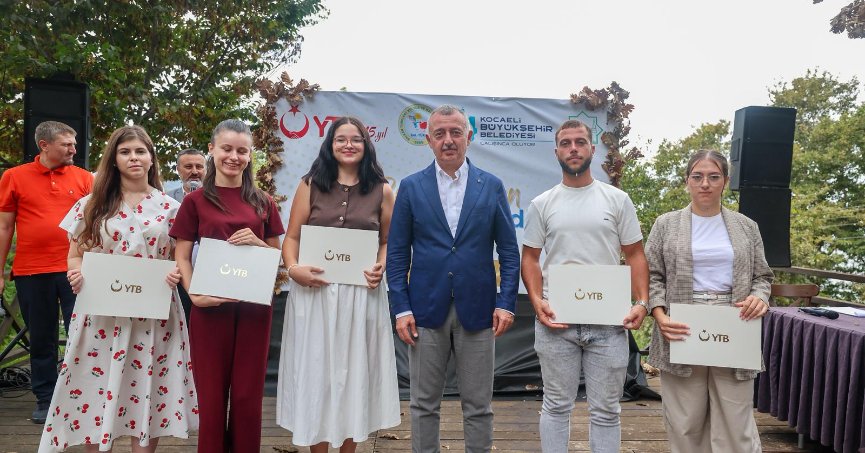 Büyükakın, soydaş  gençlerle buluştu