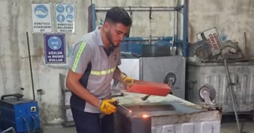 Konteynerler bakımdan geçiyor