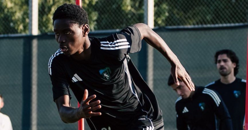 Habib Keita alkış aldı