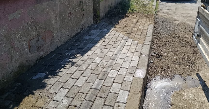 Düzensiz kaldırımlar onarımdan geçirildi