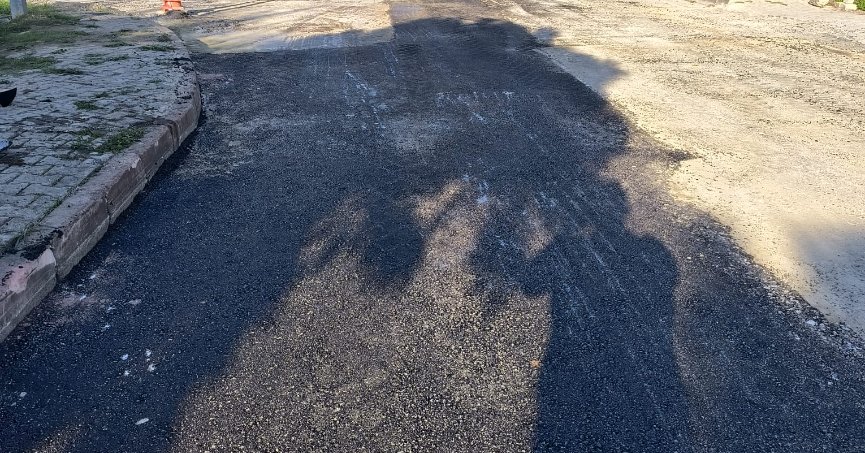 Asfalt yama da çalışmalar sürüyor