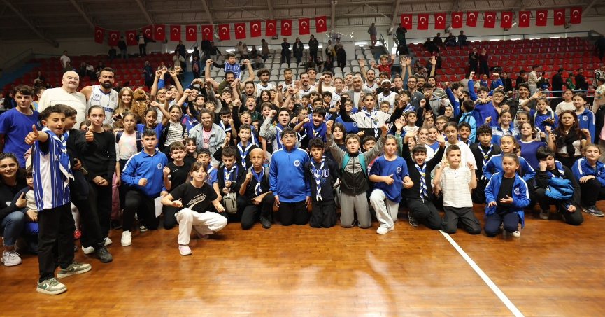 Kağıtspor evinde farklı kazandı