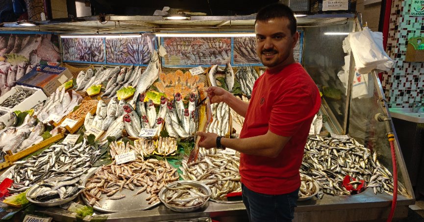 Tezgahlarda hamsi ve istavrit bolluğu
