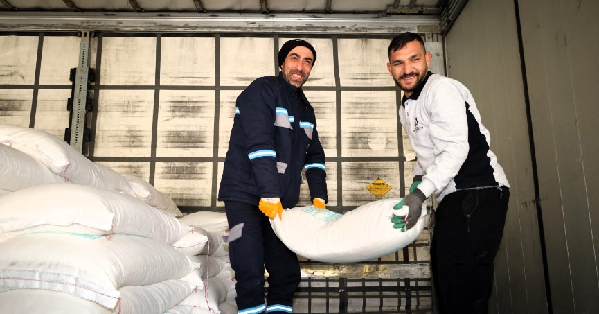 Arıcılara yüzde 50 hibeli arı yemi