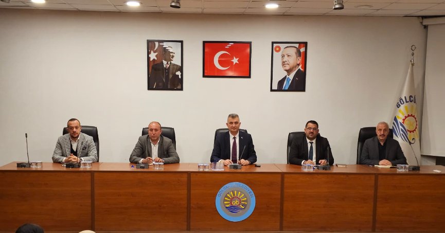 Sezer, muhtarların taleplerini dinledi