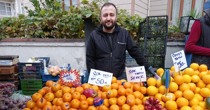 Pazarda meyveler yoğun ilgi görüyor