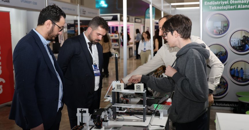 Kocaeli Bilişim Fuarı’na yoğun ilgi