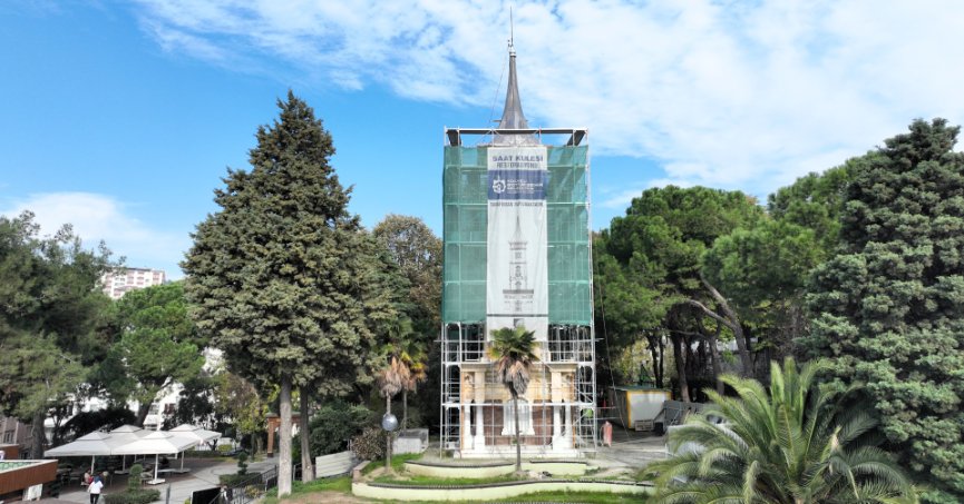 Saat Kulesi’nde restorasyon sürüyor