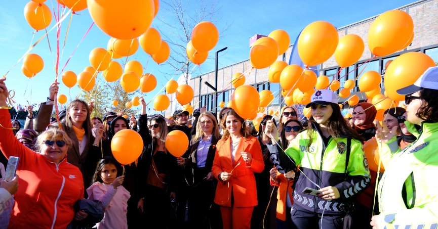 Kadınlar şiddete karşı tek yürek oldu