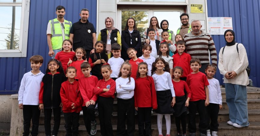 Öğrencilere geri dönüşüm eğitimi