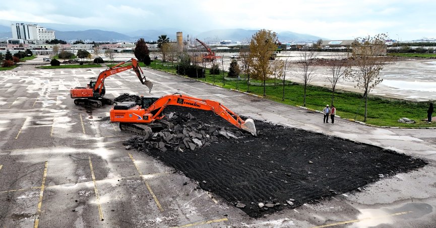 Dev projede ilk kepçe vuruldu