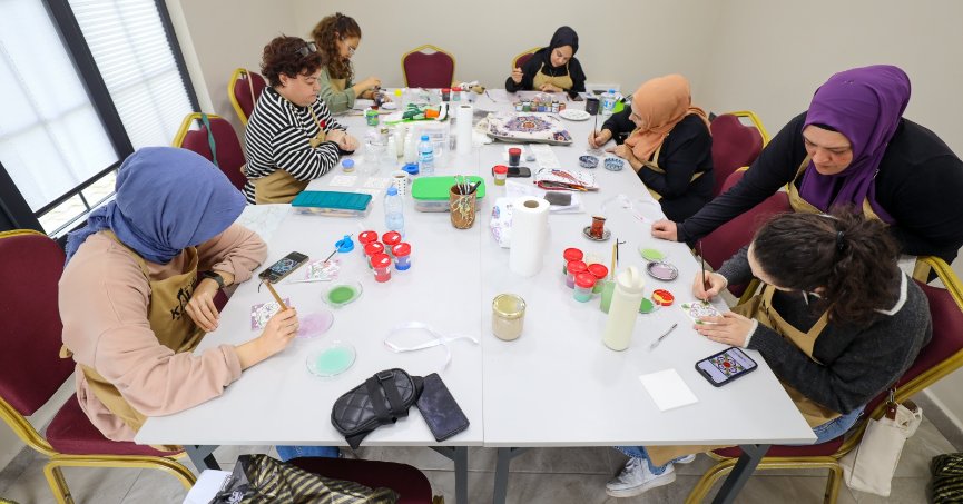 Çini ve seramik kursuna büyük ilgi