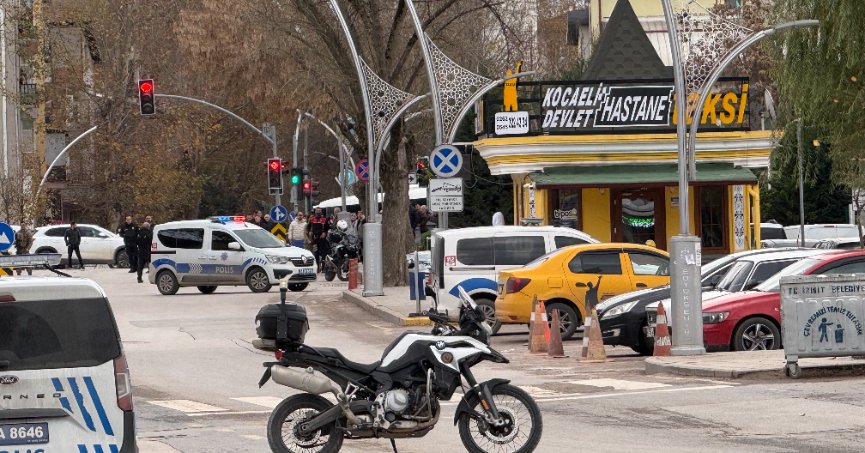 Elinde silahla taksi durağına girdi