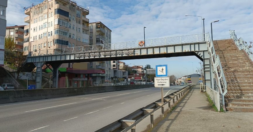 Üstgeçidin üzerinin kapatılması isteniyor