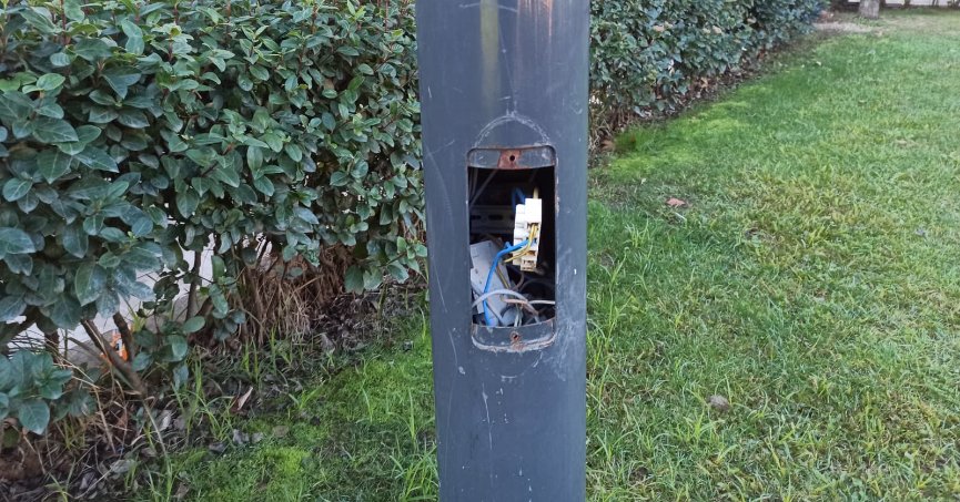 Açıkta duran kabloların kapatılması bekleniyor