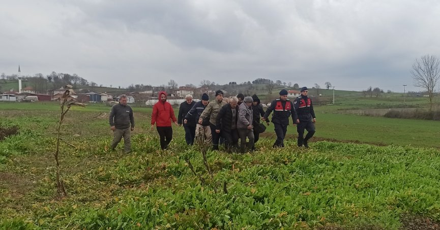 Alzheimer hastası tarlada ölü bulundu