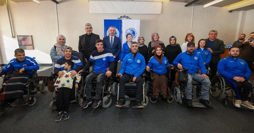 Büyükakın’dan sporculara övgü