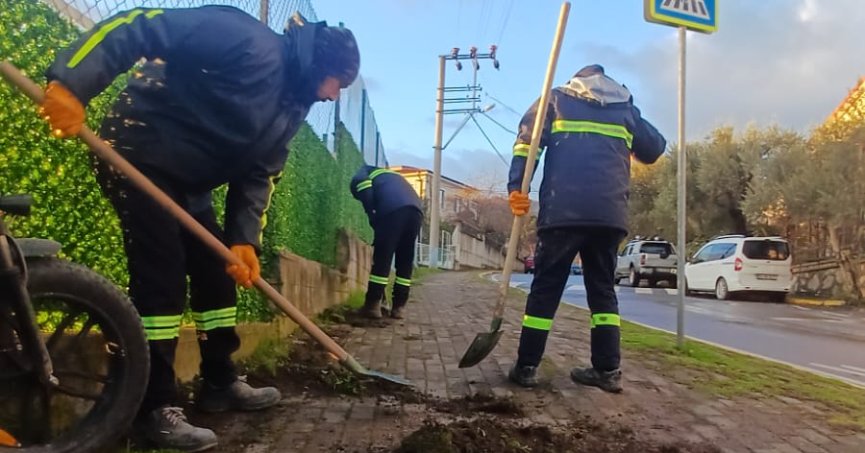 Mahallelerde kaldırım ve bordür temizliği