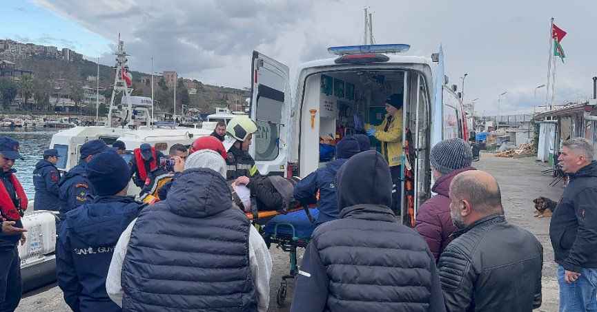 Denizde çırpınan vatandaş kurtarıldı