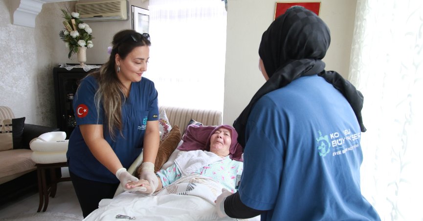 Evde bakım hizmeti yüzleri güldürüyor