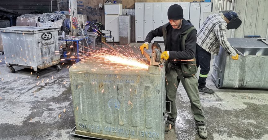 Deforme olmuş konteynerlere onarım