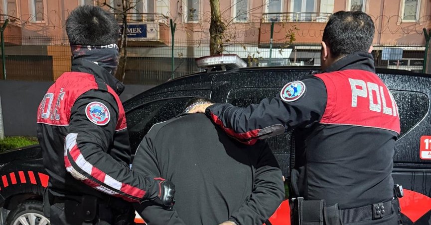 Şüpheli şahsın üzerinde uyuşturucu ele geçirildi