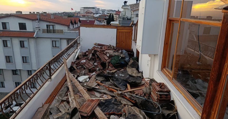 Fırtına mağduru aileye destek